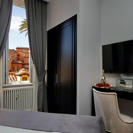 西斯蒂纳23豪华旅馆 招待所 4*