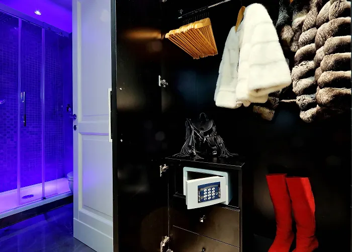 Sistina Twentythree Luxury בית הארחה