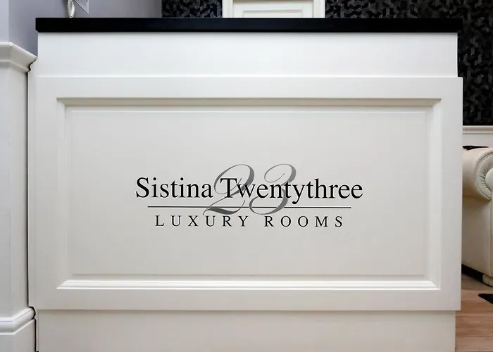 Sistina Twentythree Luxury בית הארחה